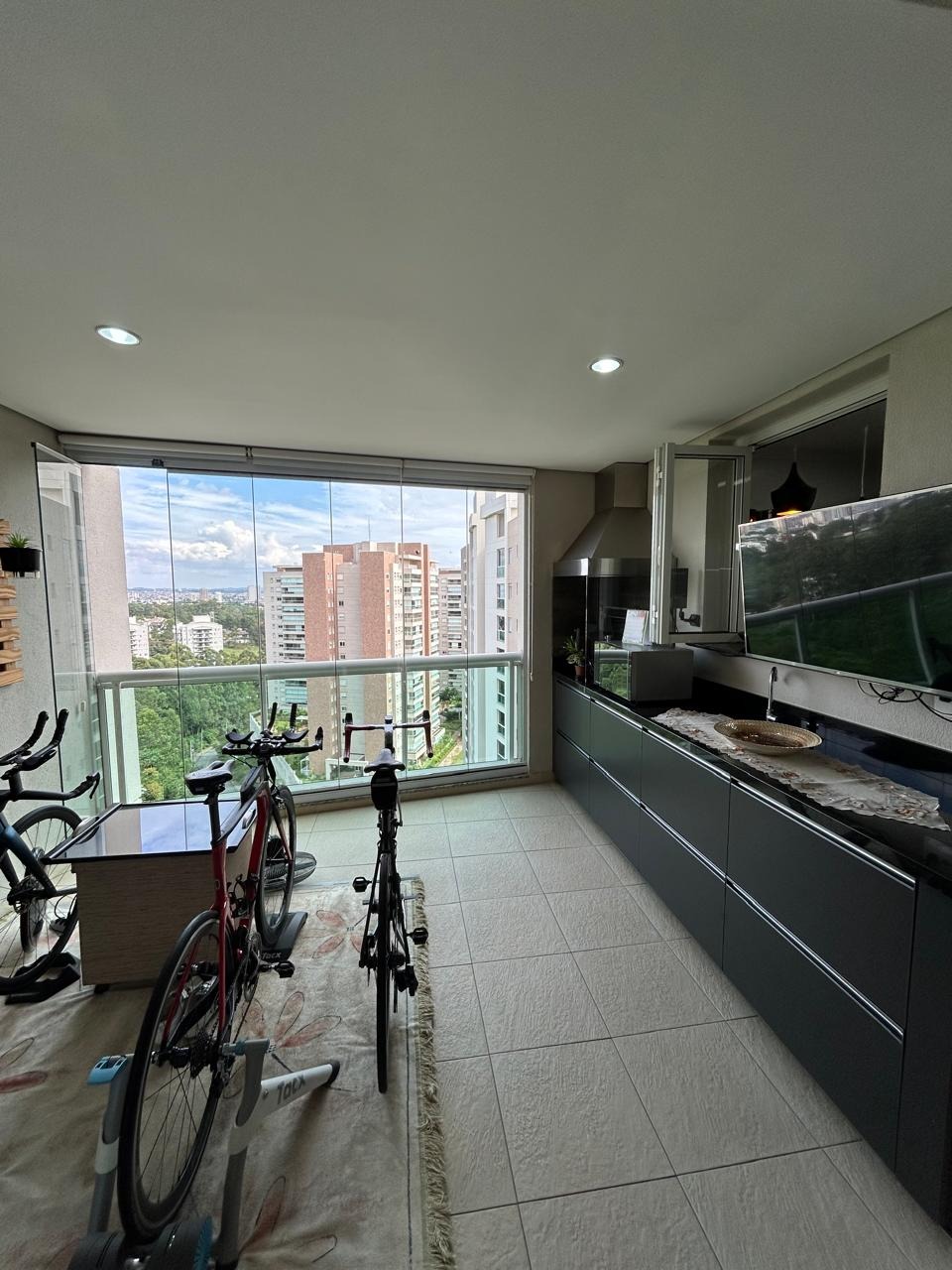 Apartamento à venda com 3 quartos, 122m² - Foto 1