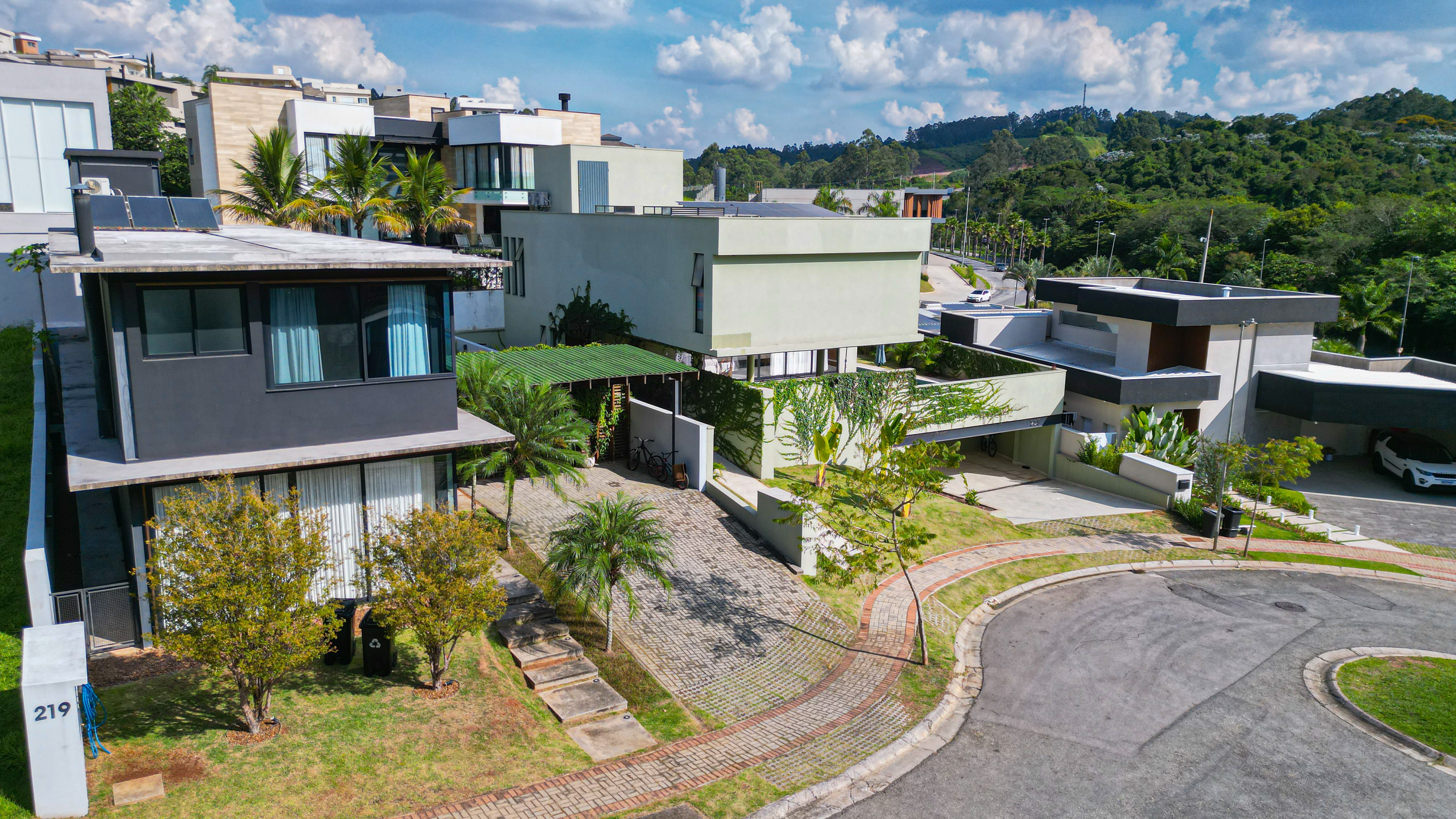 Casa de Condomínio à venda com 4 quartos, 500m² - Foto 1