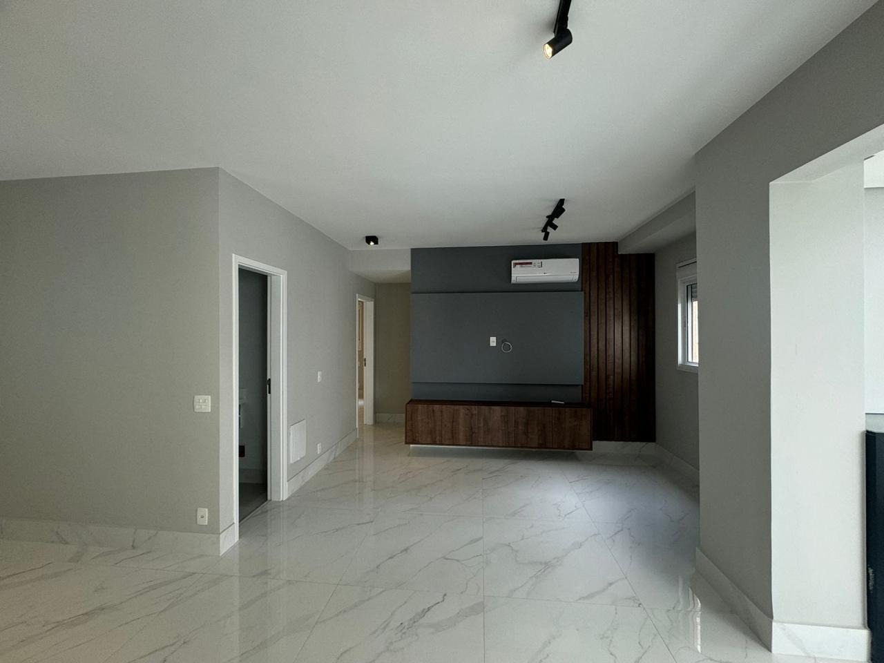 Apartamento para alugar com 2 quartos, 90m² - Foto 5