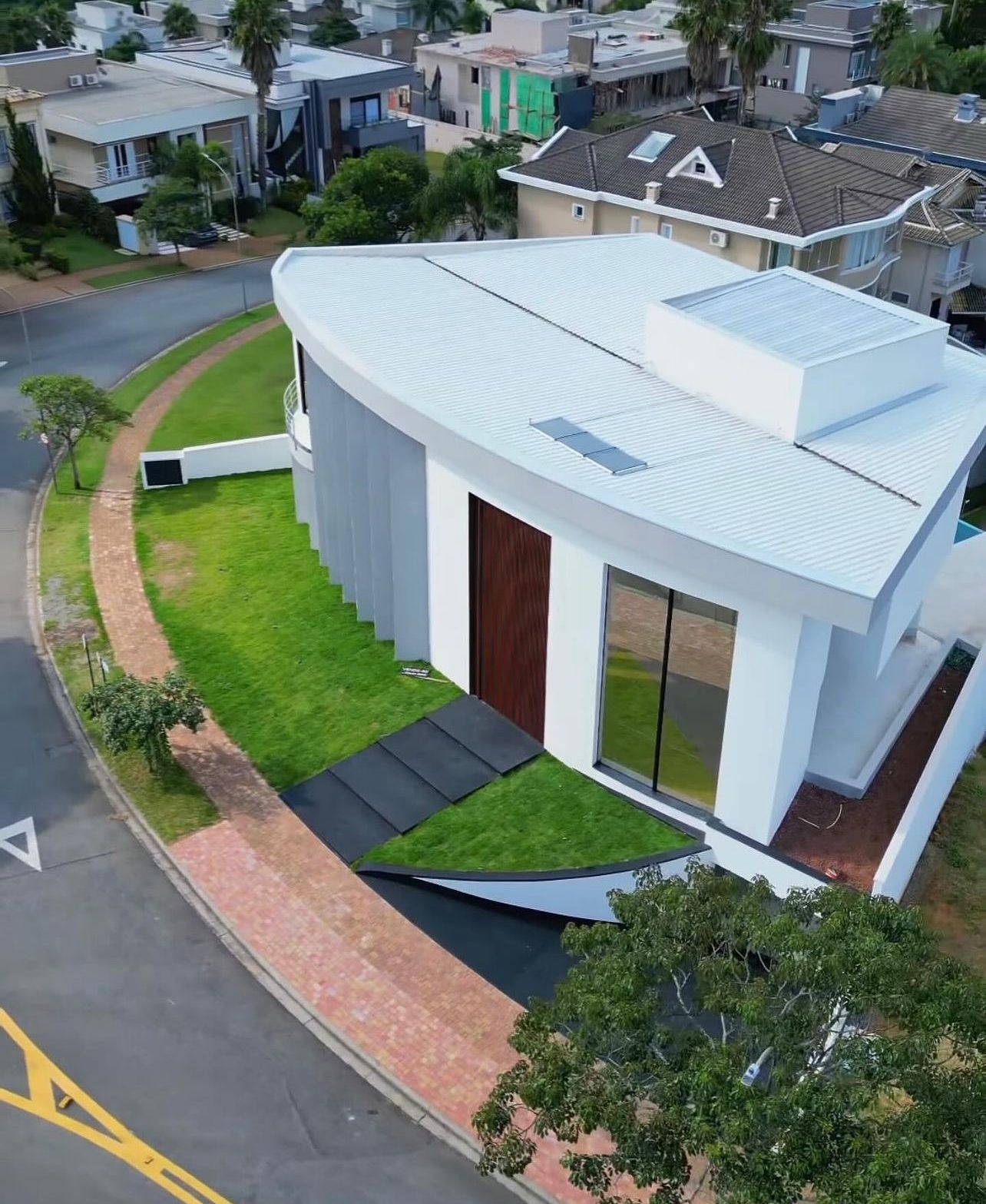 Casa de Condomínio à venda com 4 quartos, 525m² - Foto 1