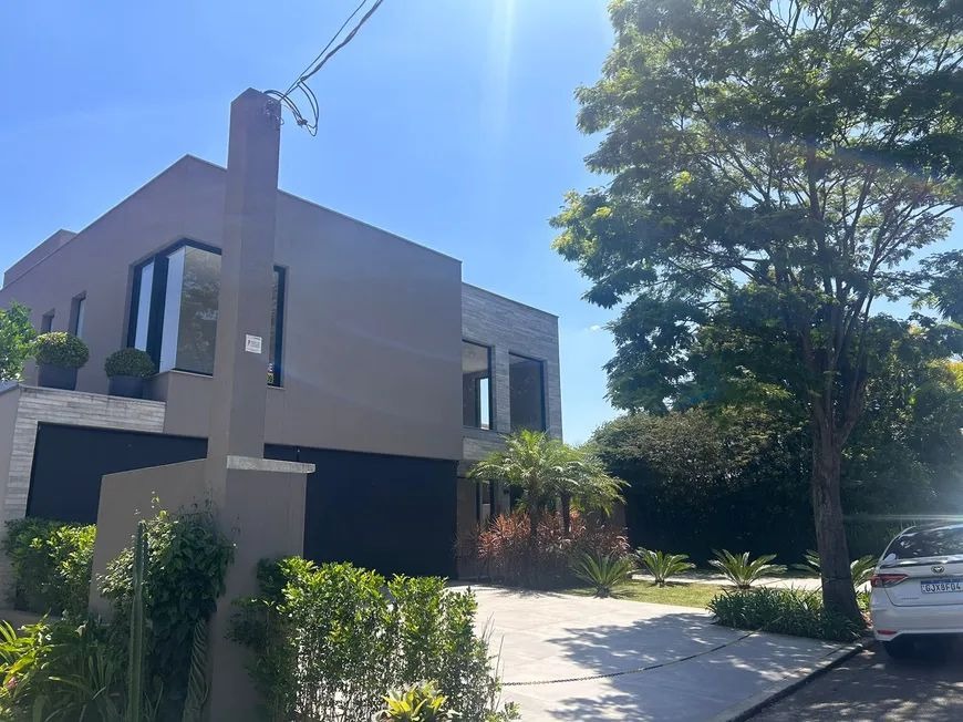 Casa à venda com 3 quartos, 450m² - Foto 1