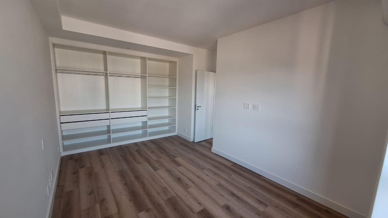 Apartamento para alugar com 2 quartos, 95m² - Foto 11