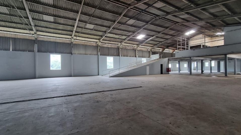 Depósito-Galpão-Armazém à venda e aluguel, 3721m² - Foto 2