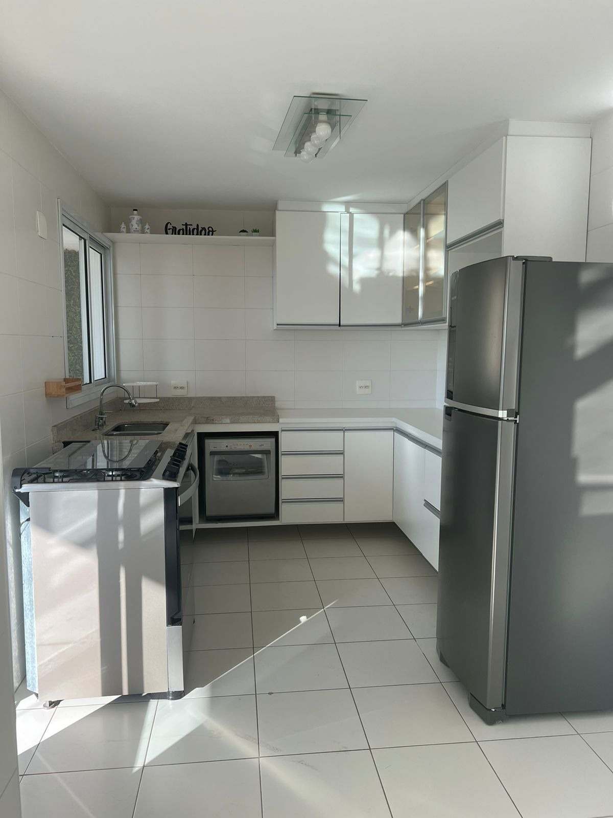 Apartamento à venda e aluguel com 3 quartos, 196m² - Foto 4