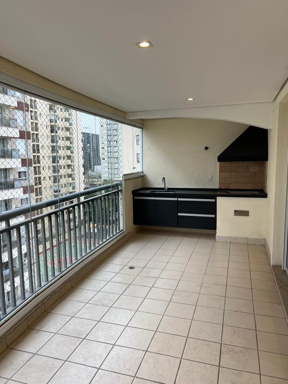 Apartamento à venda com 3 quartos, 165m² - Foto 4