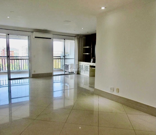 Apartamento para alugar com 3 quartos, 163m² - Foto 1