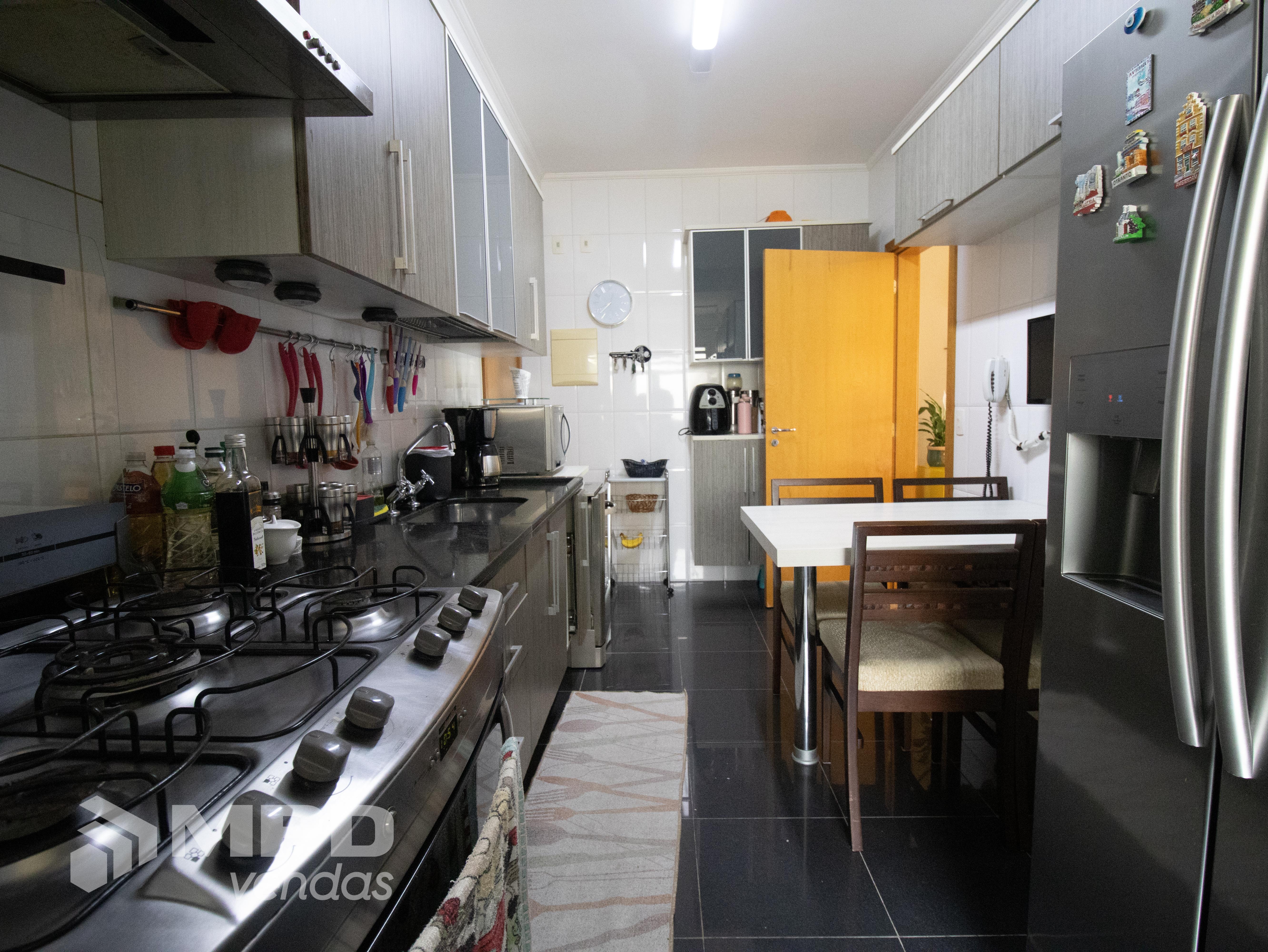 Apartamento à venda com 3 quartos, 133m² - Foto 9