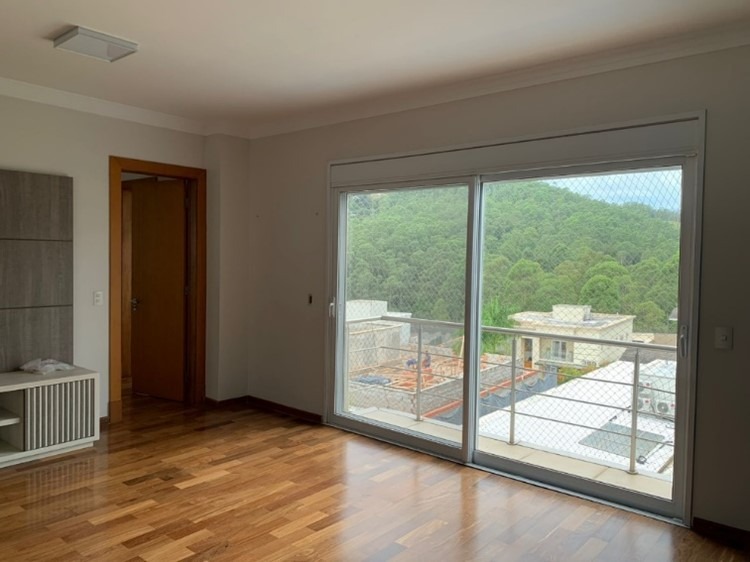 Casa de Condomínio para alugar com 4 quartos, 450m² - Foto 5