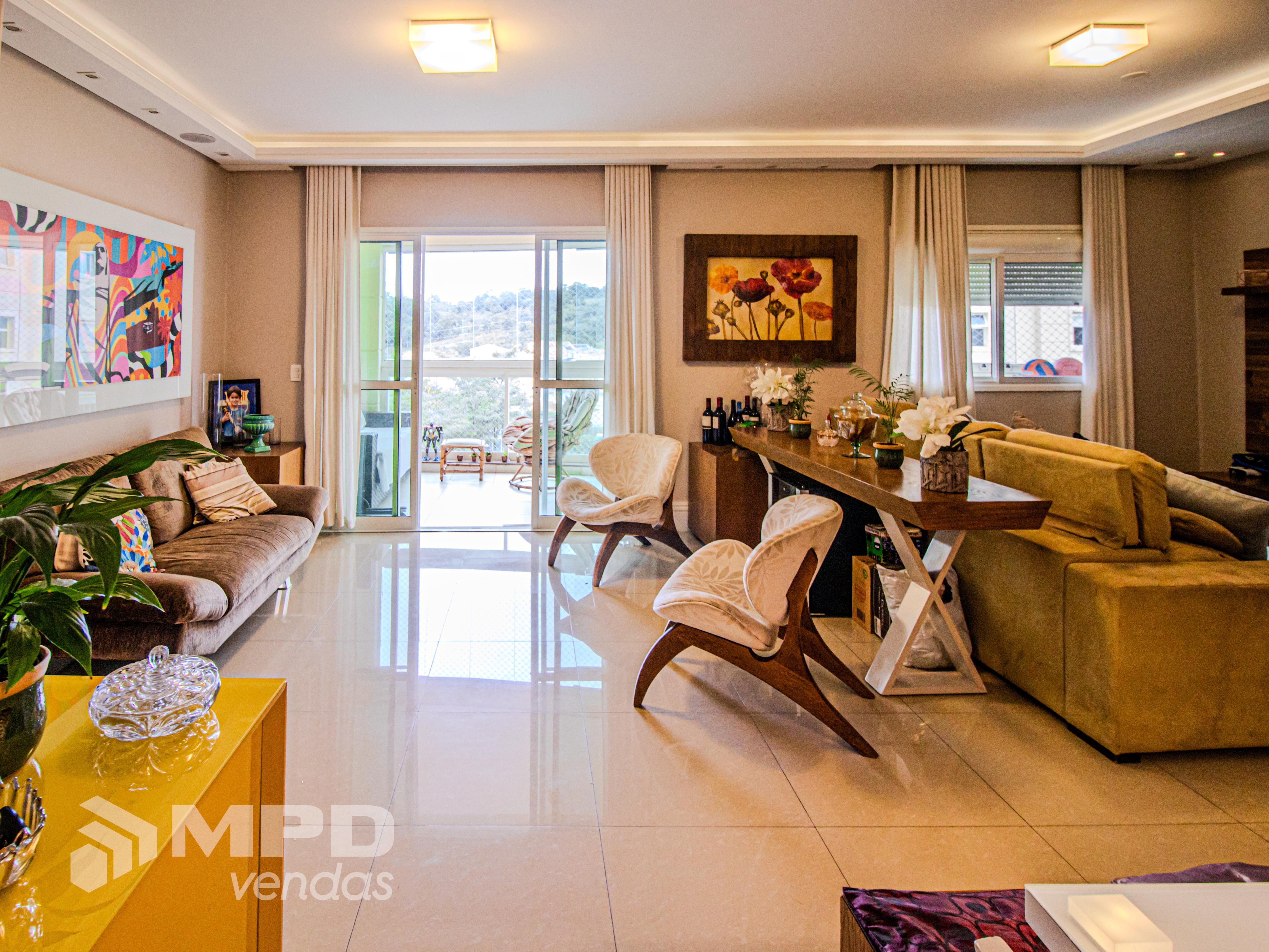 Apartamento à venda com 3 quartos, 133m² - Foto 1