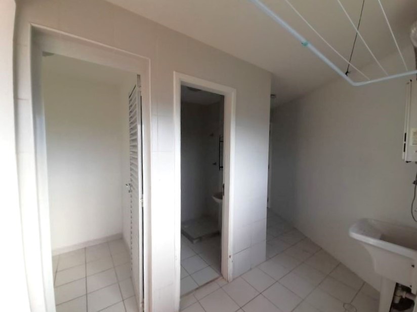 Apartamento para alugar com 3 quartos, 196m² - Foto 4