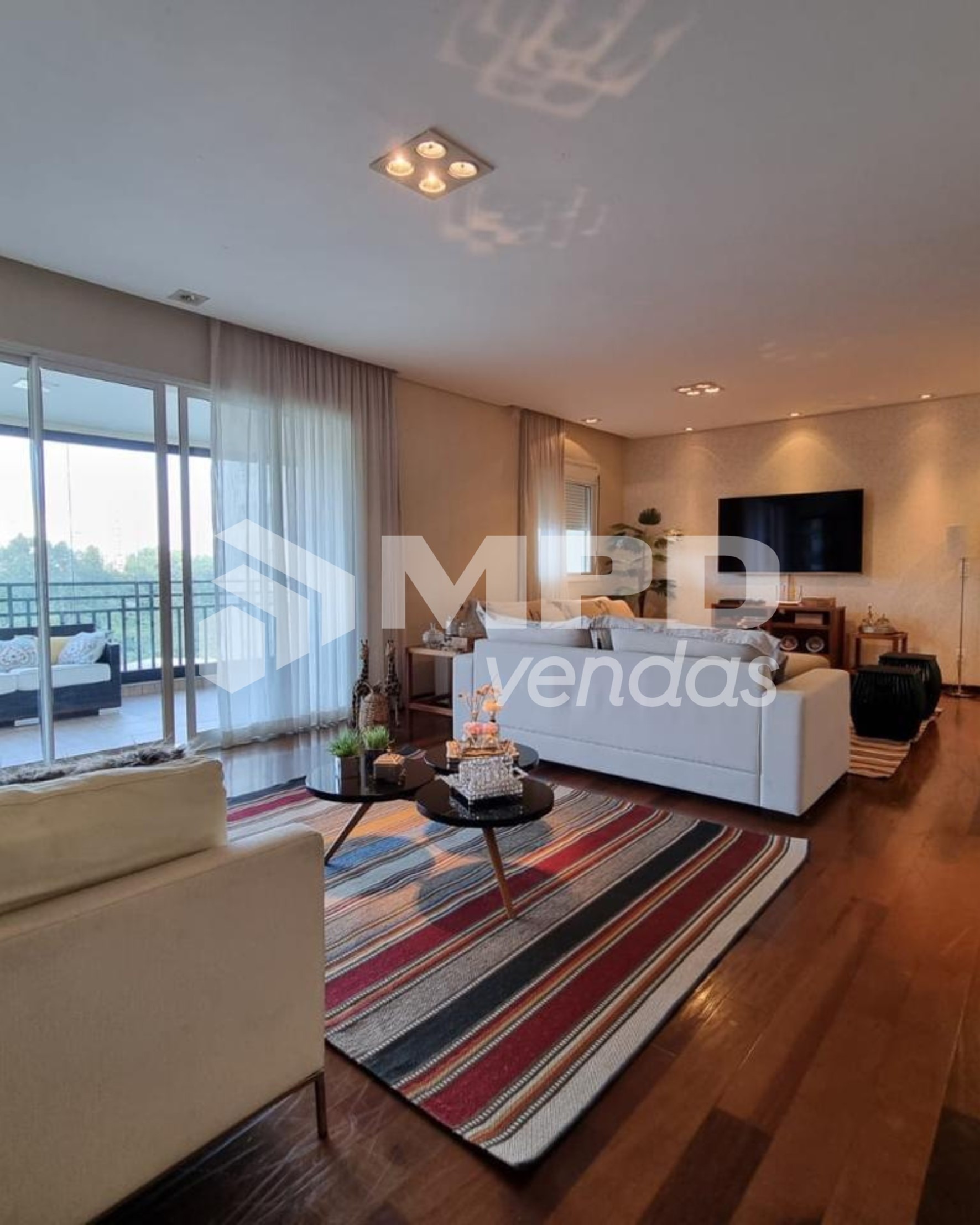 Apartamento à venda com 4 quartos, 195m² - Foto 4