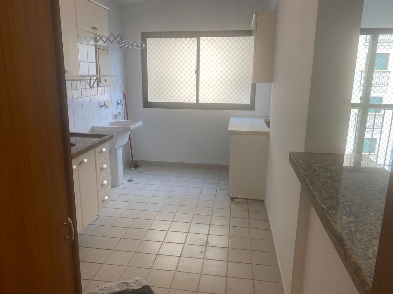 Apartamento para alugar com 3 quartos, 93m² - Foto 8