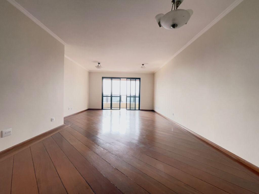 Apartamento à venda com 3 quartos, 144m² - Foto 3