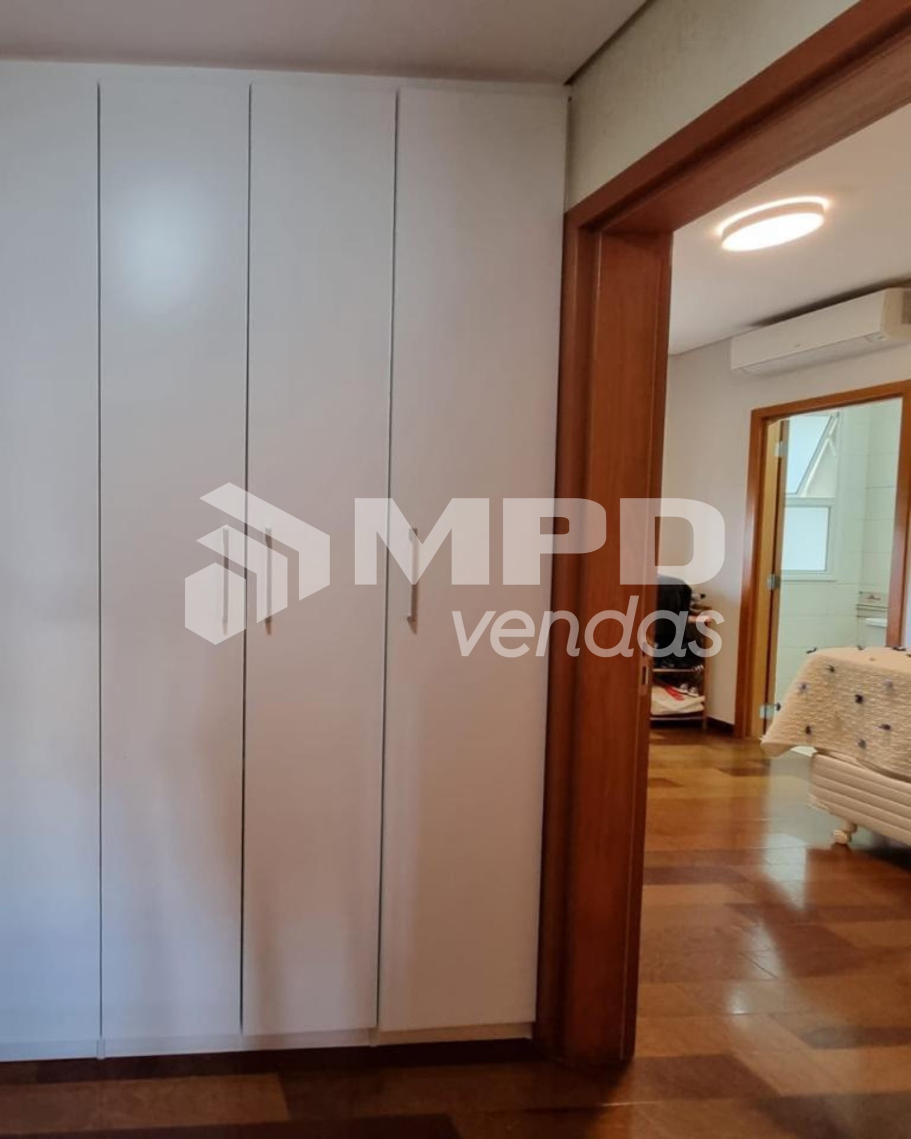 Apartamento à venda com 4 quartos, 195m² - Foto 29