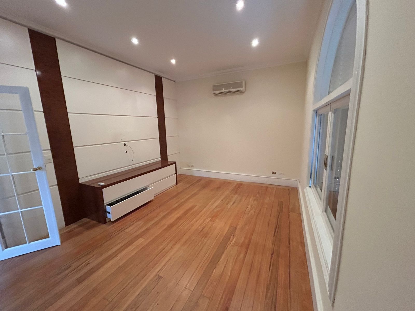 Casa para alugar com 4 quartos, 832m² - Foto 10