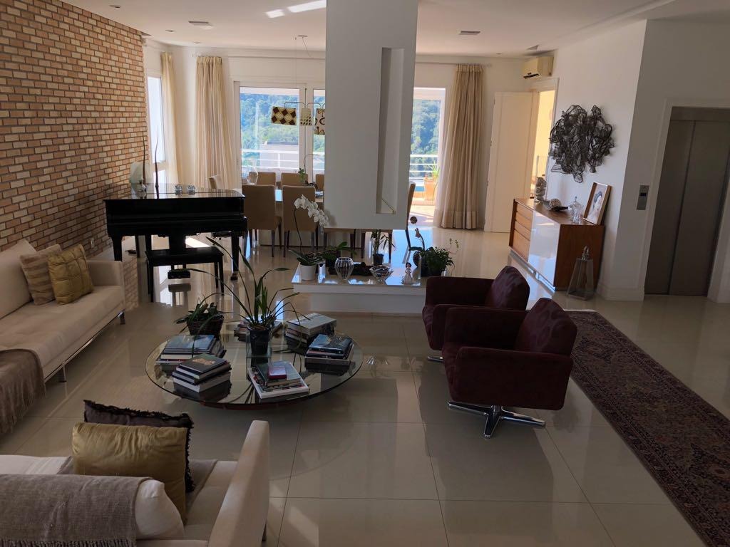 Casa à venda com 4 quartos, 668m² - Foto 1