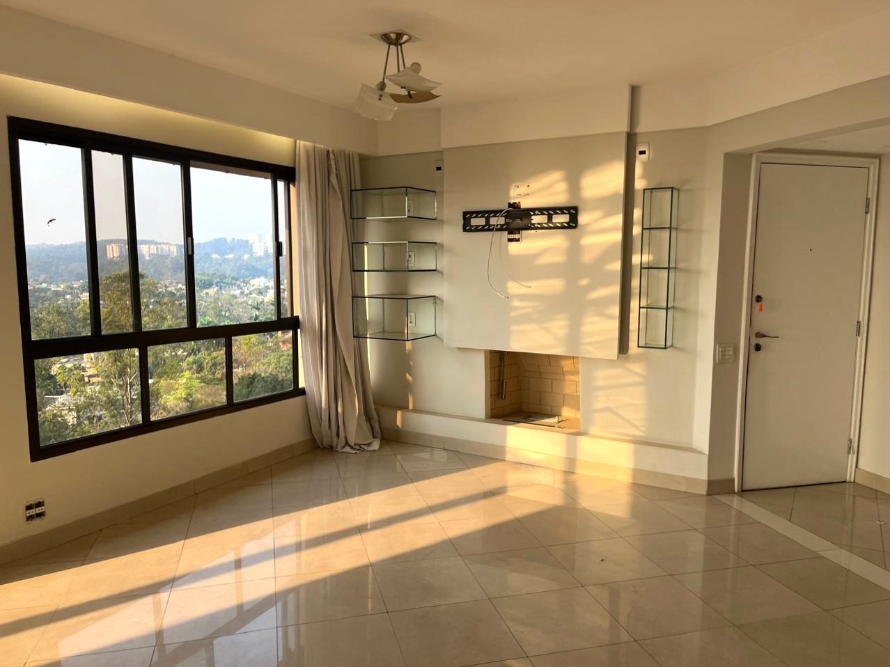 Apartamento à venda com 3 quartos, 130m² - Foto 1