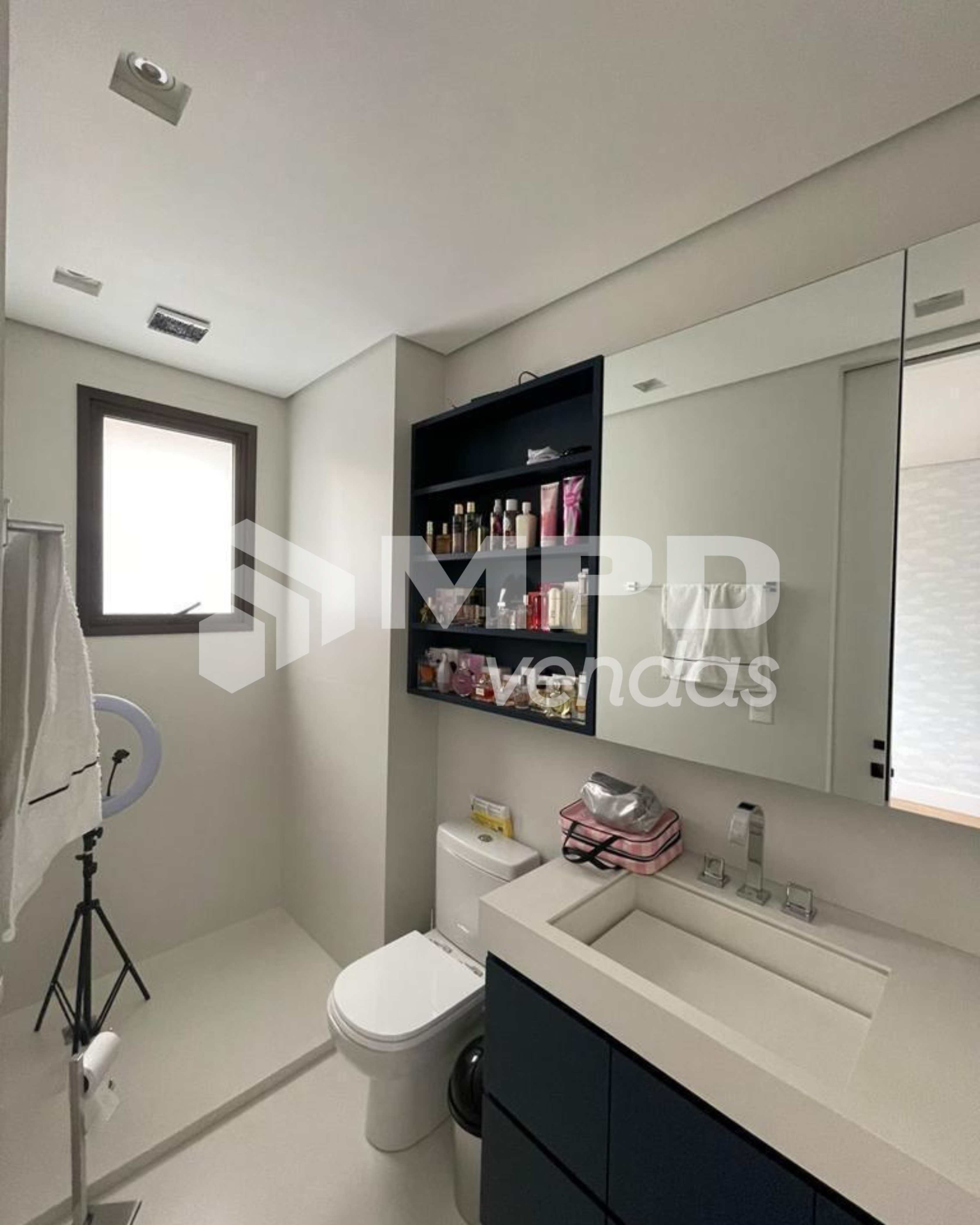 Apartamento à venda com 3 quartos, 228m² - Foto 13