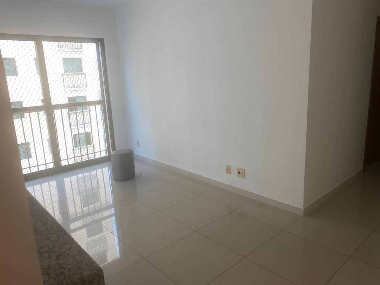 Apartamento para alugar com 3 quartos, 93m² - Foto 2