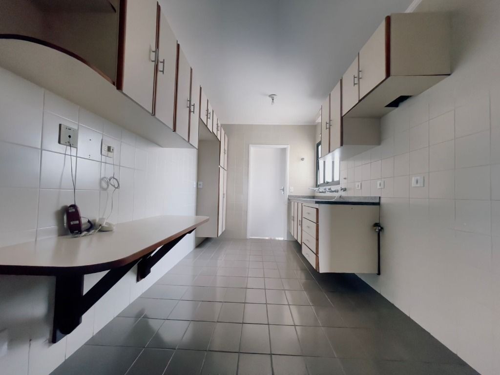 Apartamento à venda com 3 quartos, 144m² - Foto 8