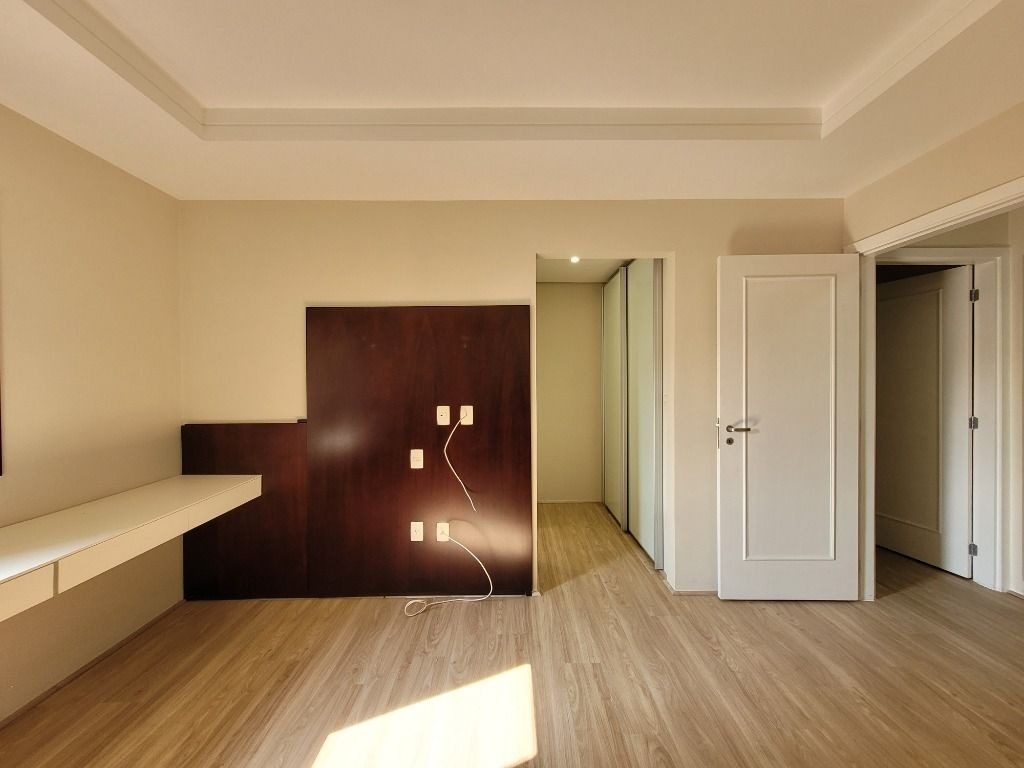 Apartamento para alugar com 3 quartos, 177m² - Foto 15