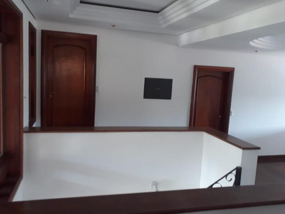 Casa à venda com 4 quartos, 550m² - Foto 12