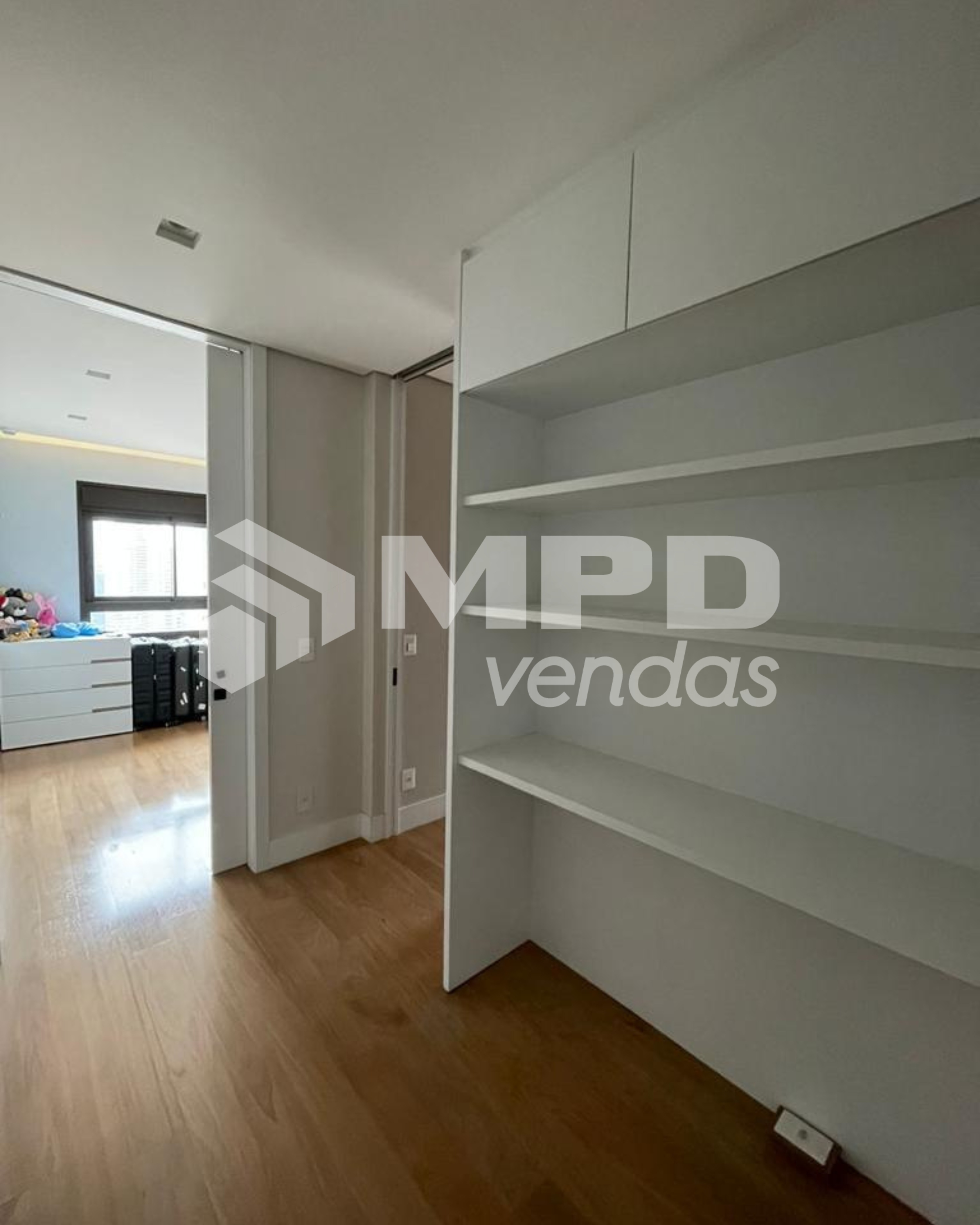 Apartamento à venda com 3 quartos, 228m² - Foto 7