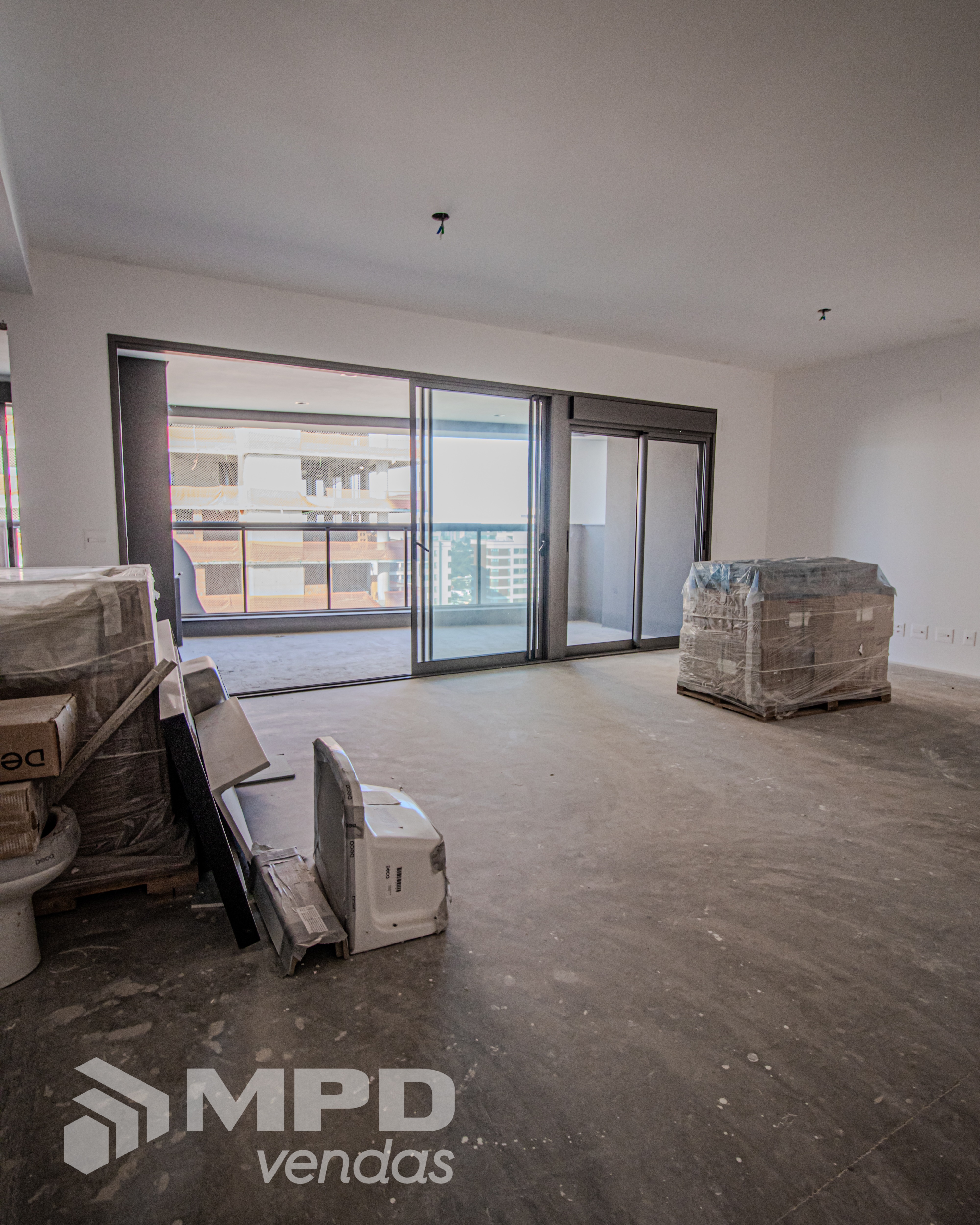 Apartamento à venda com 3 quartos, 123m² - Foto 1