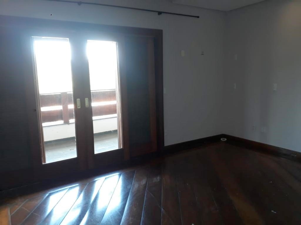 Casa à venda com 4 quartos, 550m² - Foto 14