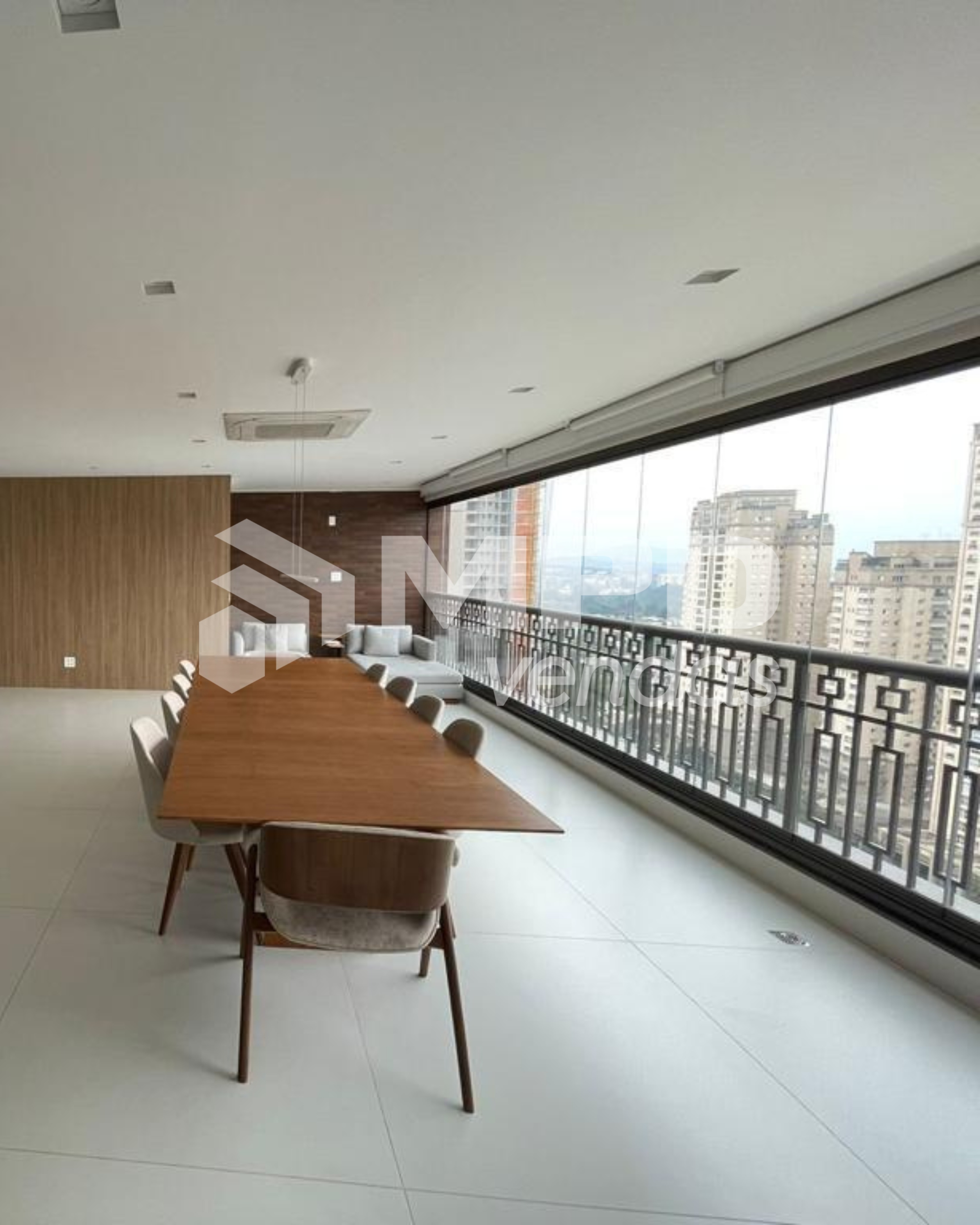 Apartamento à venda com 3 quartos, 228m² - Foto 2