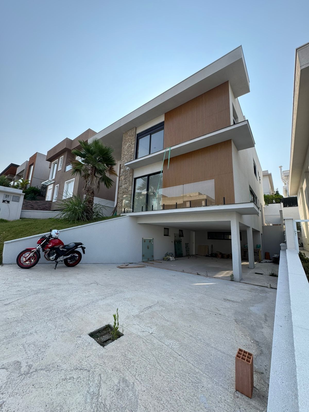 Casa à venda com 3 quartos, 420m² - Foto 2