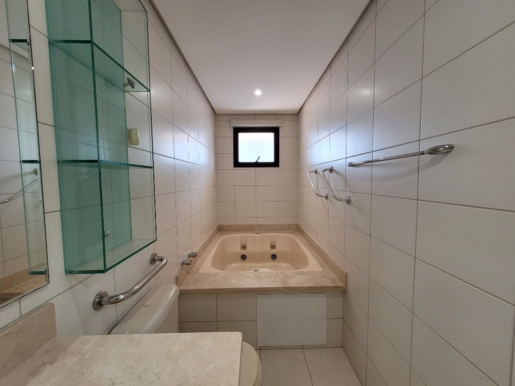 Apartamento para alugar com 3 quartos, 177m² - Foto 21