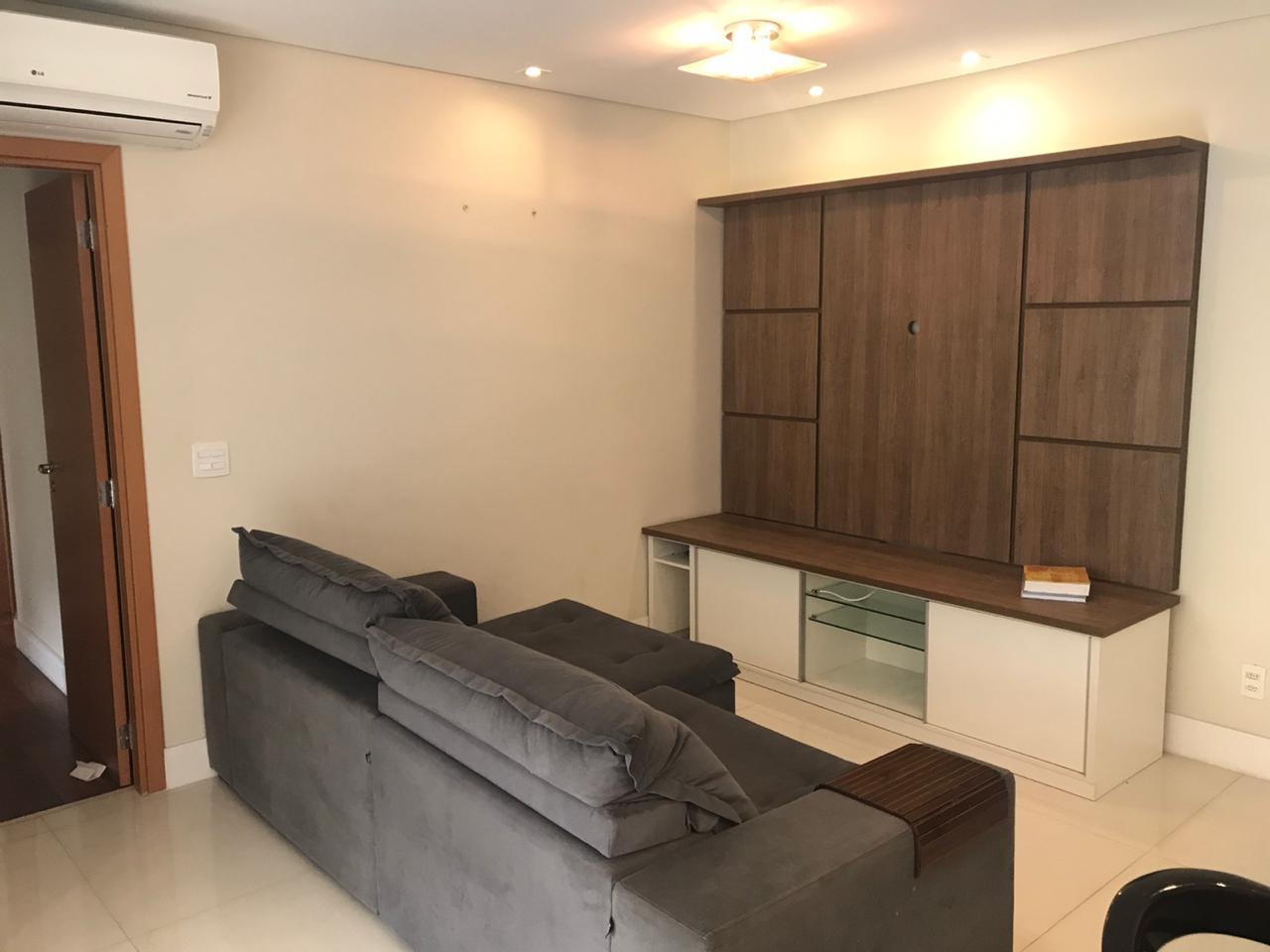 Apartamento à venda com 3 quartos, 94m² - Foto 2