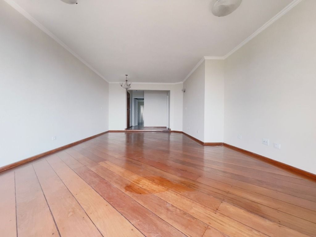 Apartamento à venda com 3 quartos, 144m² - Foto 1