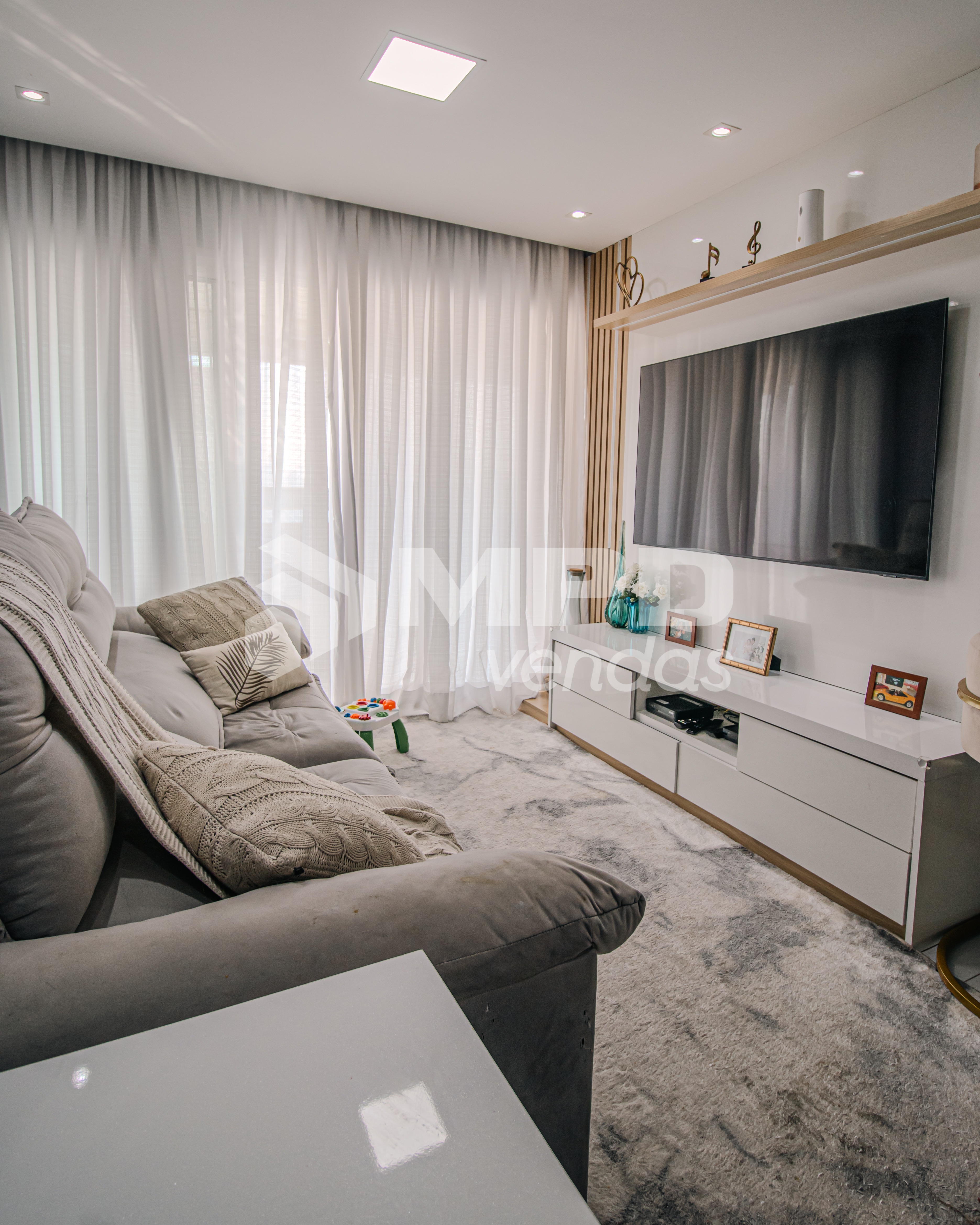 Apartamento à venda com 2 quartos, 80m² - Foto 1