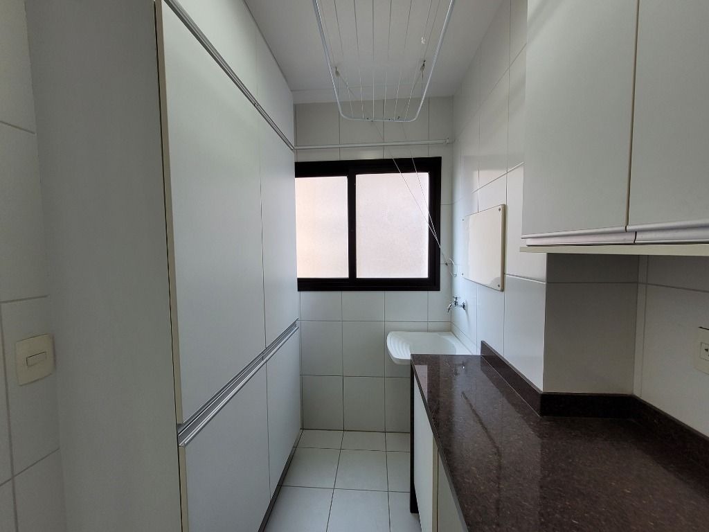 Apartamento para alugar com 3 quartos, 177m² - Foto 12