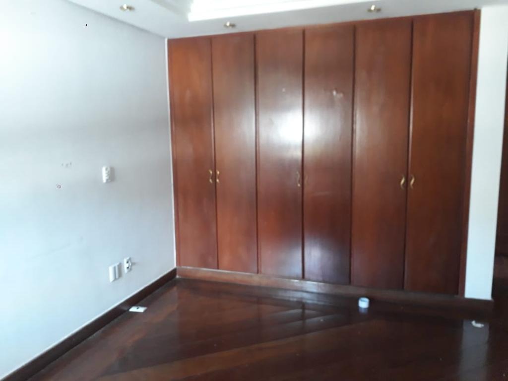 Casa à venda com 4 quartos, 550m² - Foto 16