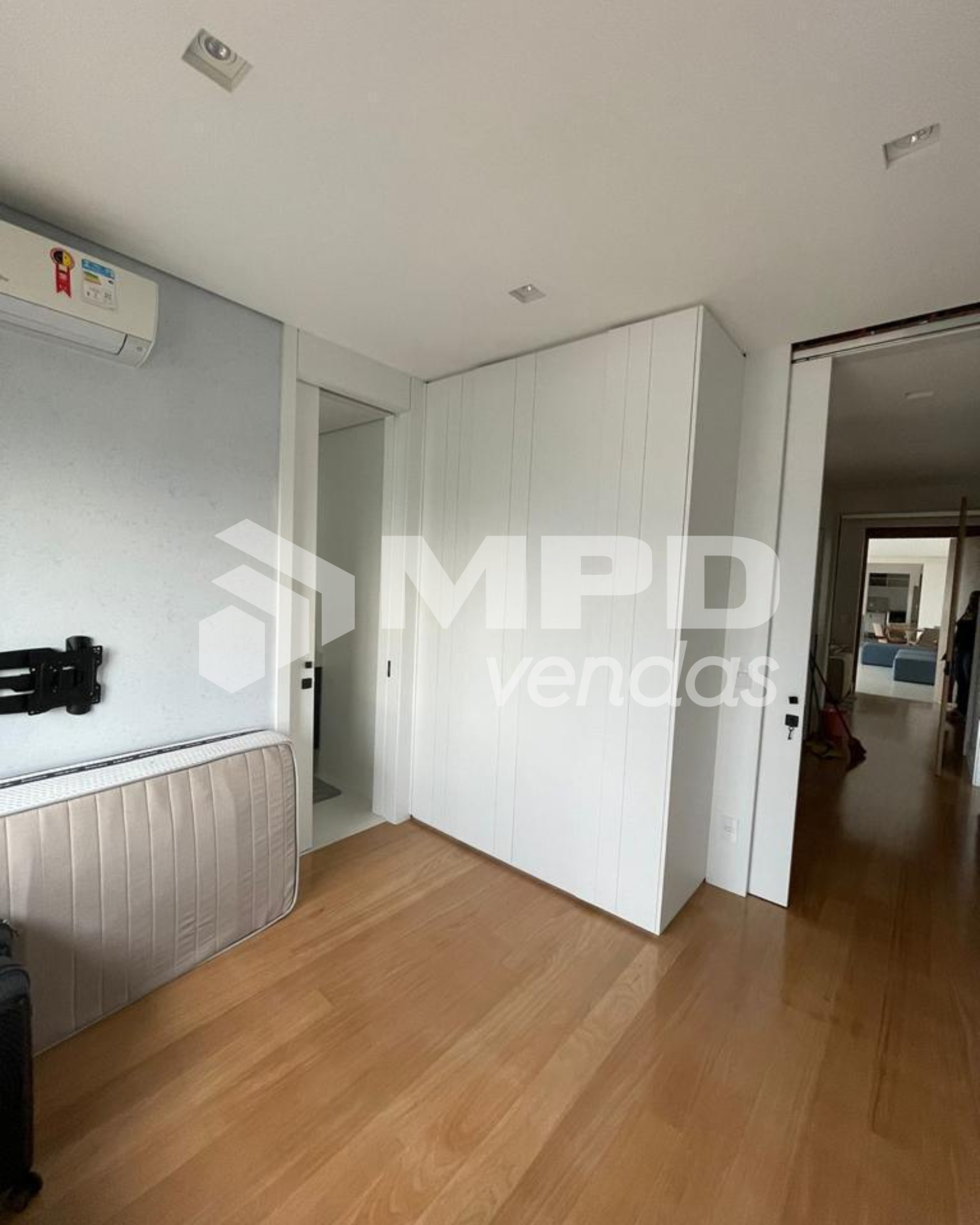 Apartamento à venda com 3 quartos, 228m² - Foto 15