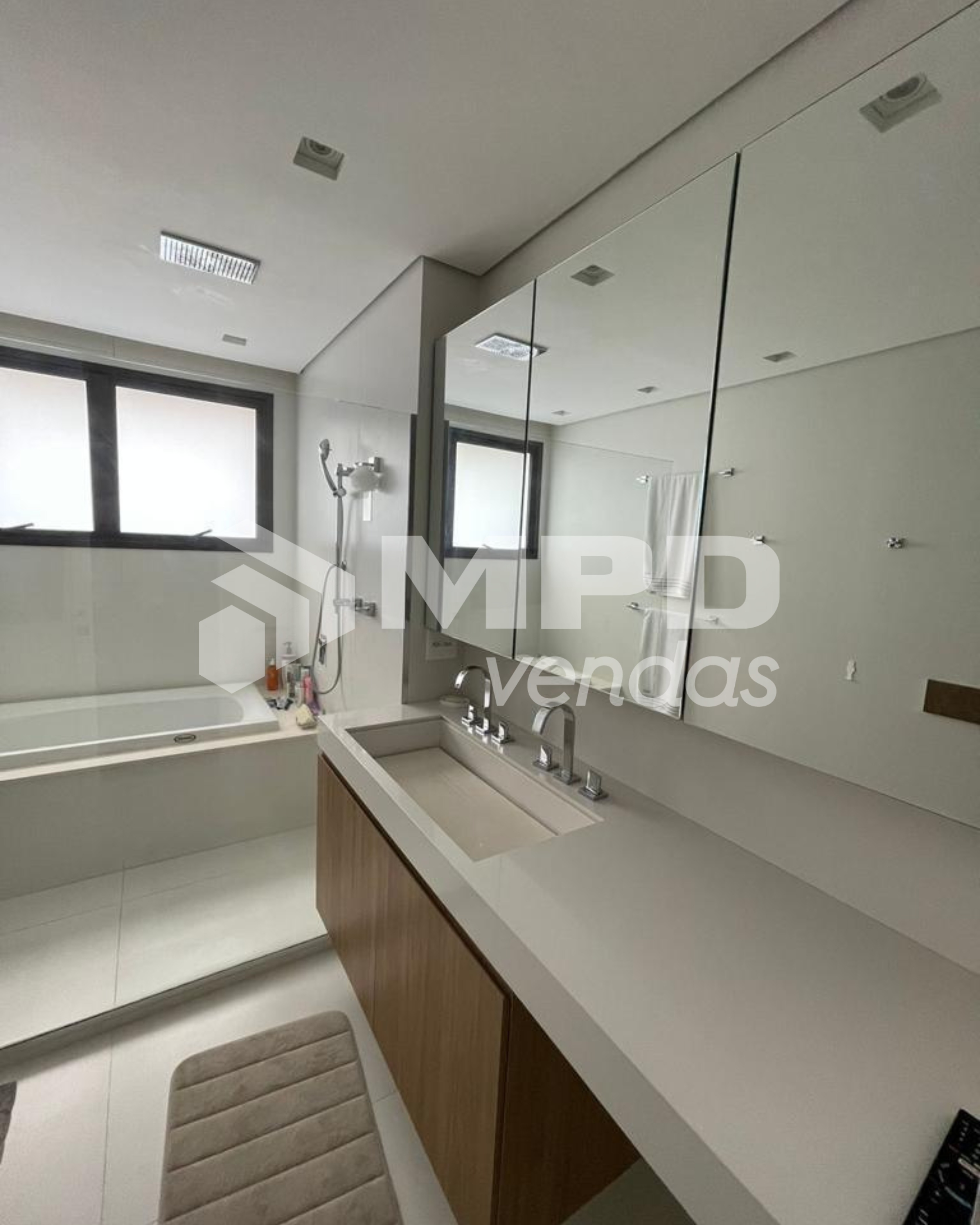 Apartamento à venda com 3 quartos, 228m² - Foto 10