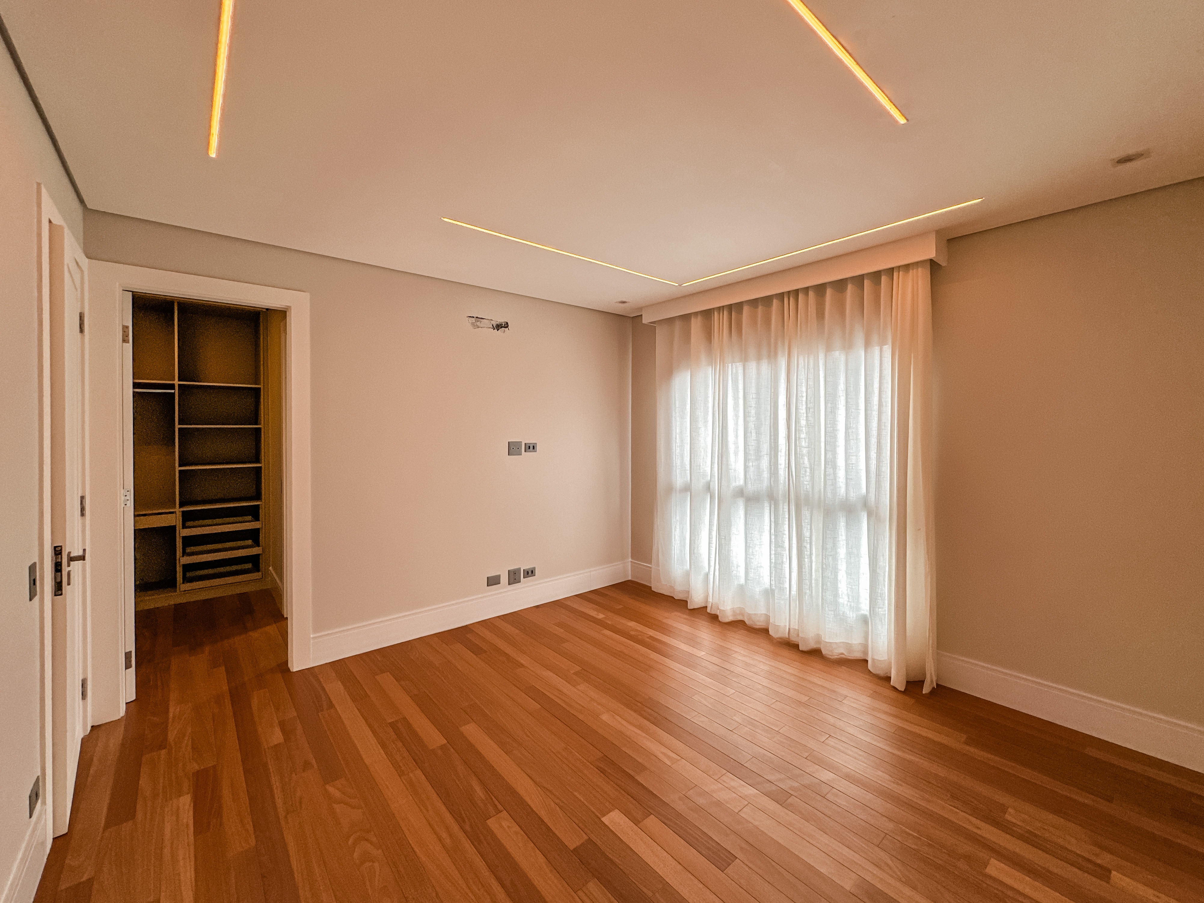 Casa à venda com 4 quartos, 560m² - Foto 14