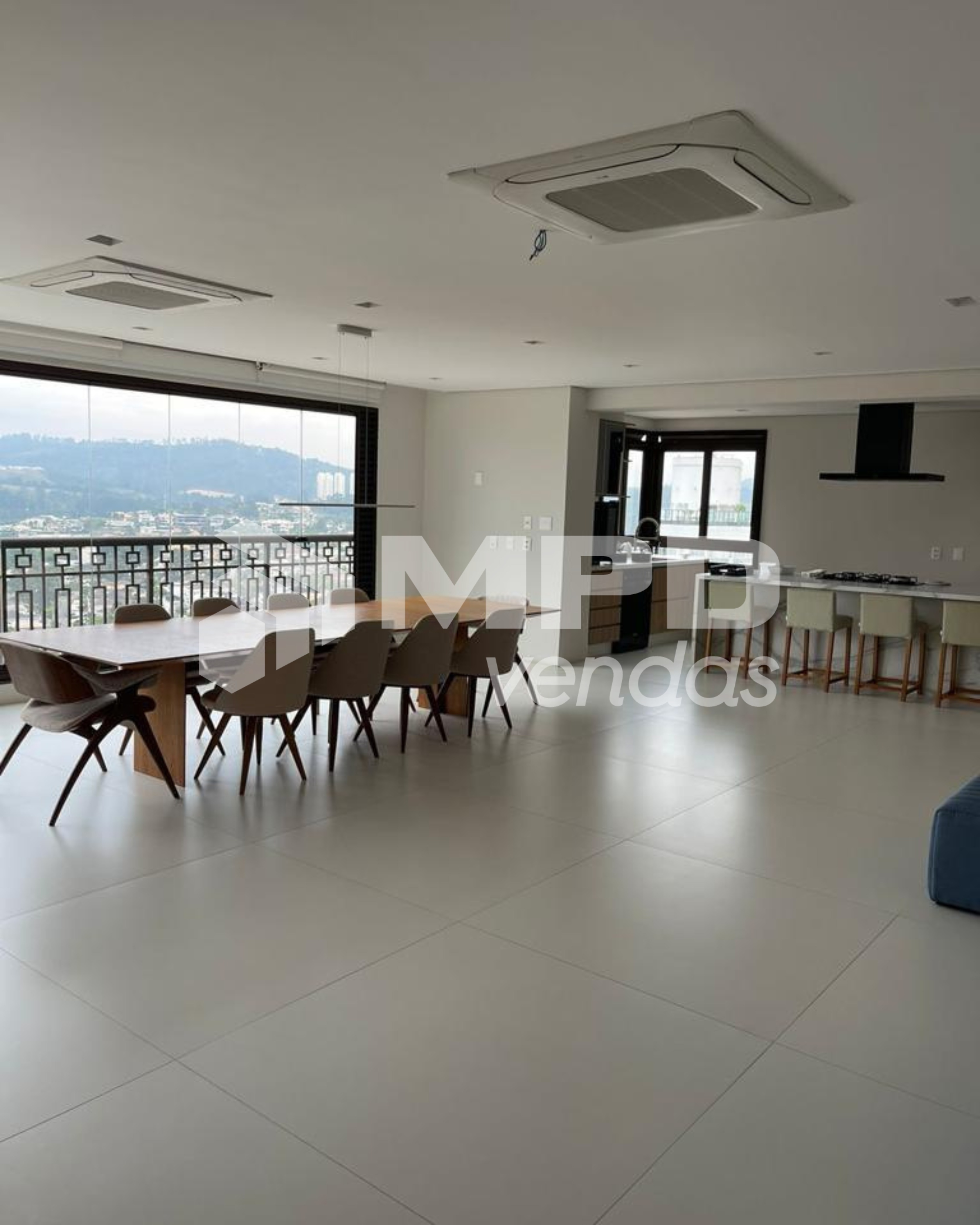 Apartamento à venda com 3 quartos, 228m² - Foto 1