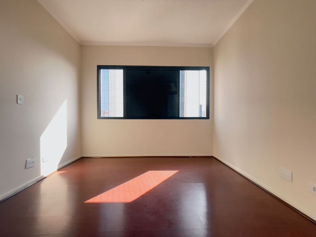 Apartamento à venda com 3 quartos, 144m² - Foto 17