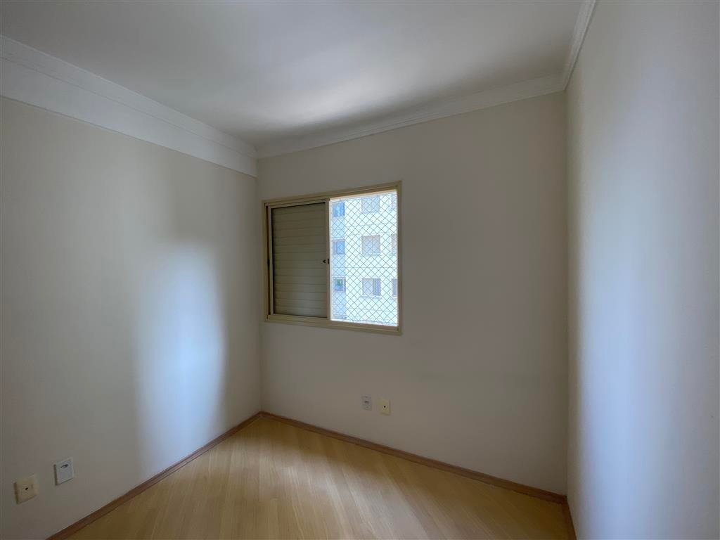 Apartamento para alugar com 3 quartos, 84m² - Foto 9