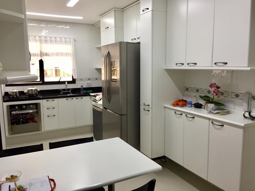 Apartamento à venda com 3 quartos, 164m² - Foto 4