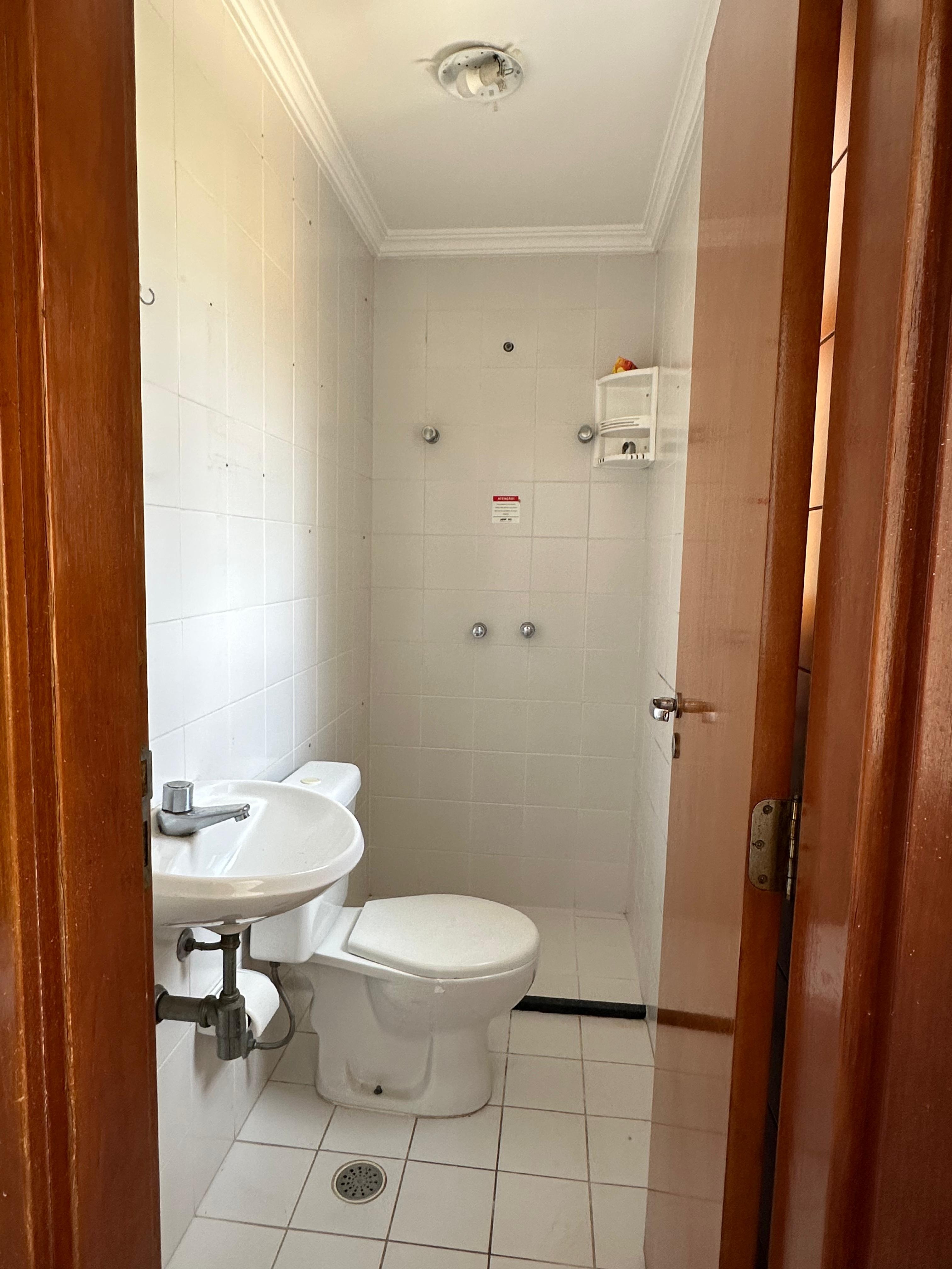 Apartamento para alugar com 2 quartos, 101m² - Foto 17