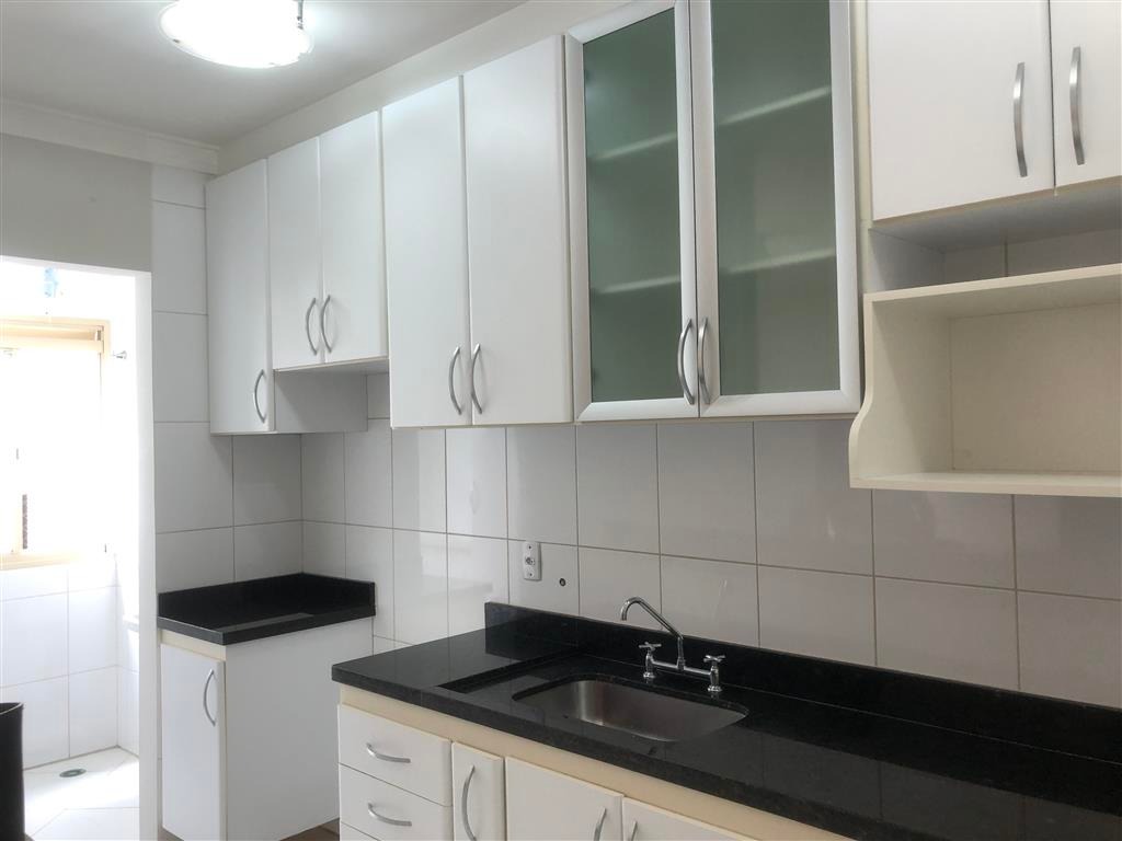 Apartamento para alugar com 3 quartos, 84m² - Foto 6