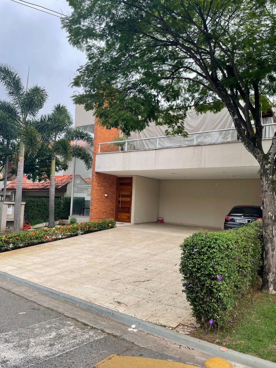 Casa de Condomínio para alugar com 5 quartos, 410m² - Foto 2