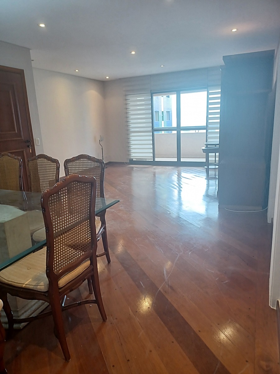 Apartamento à venda com 3 quartos, 154m² - Foto 2