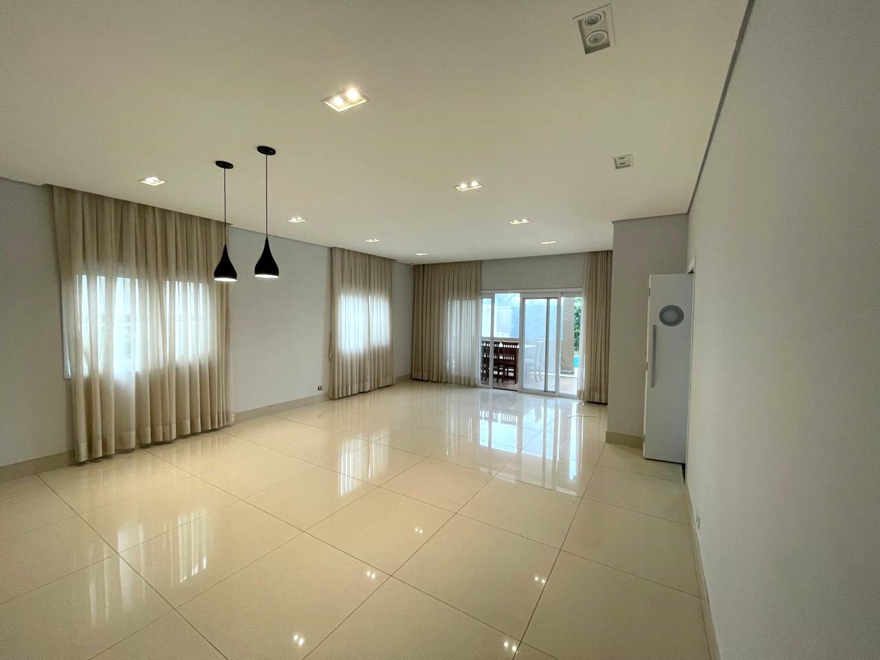 Casa de Condomínio para alugar com 5 quartos, 410m² - Foto 11