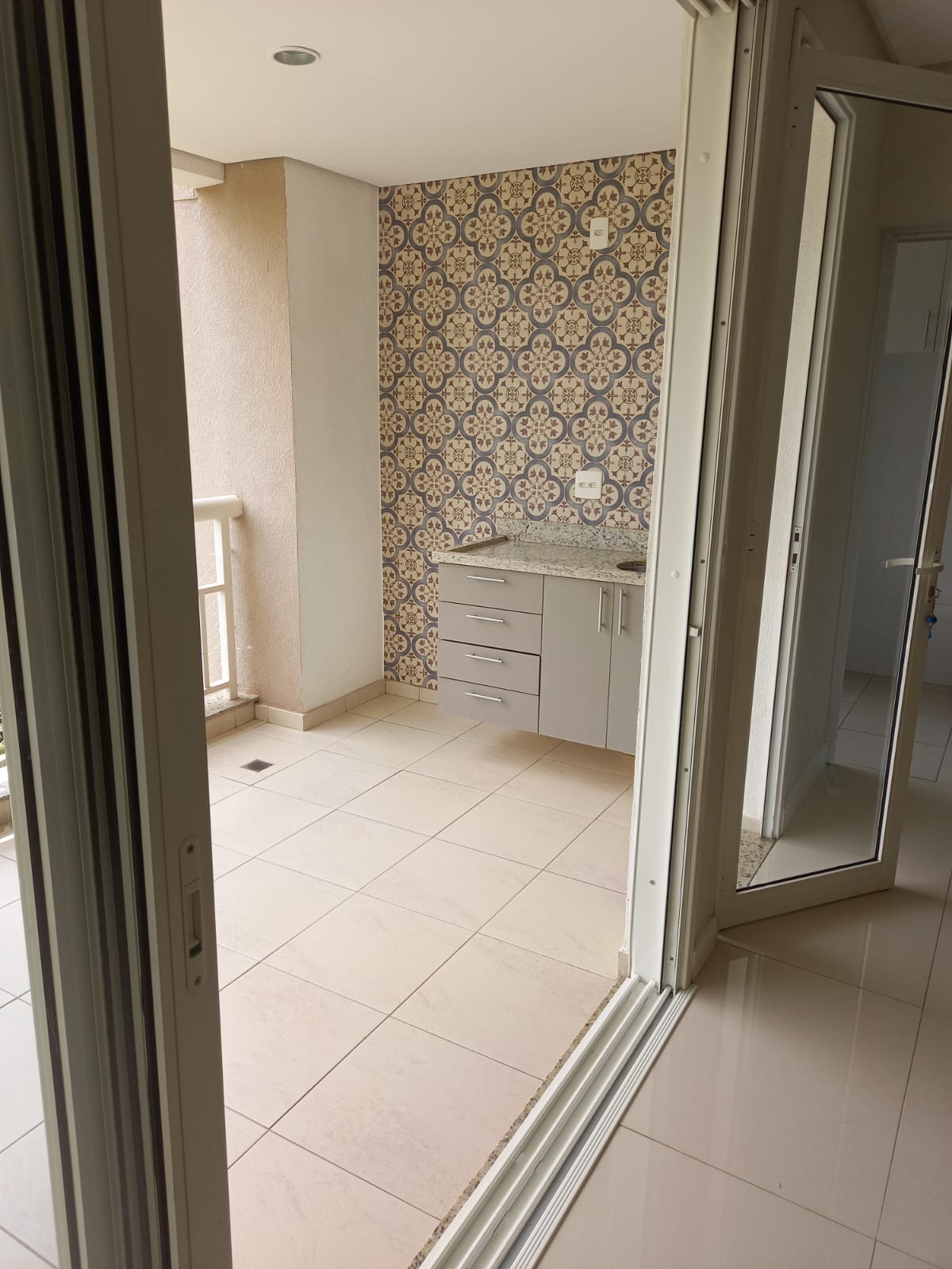 Apartamento para alugar com 2 quartos, 94m² - Foto 10